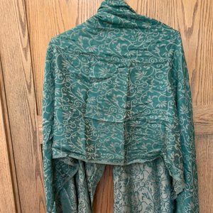 Women's scarf/wrap